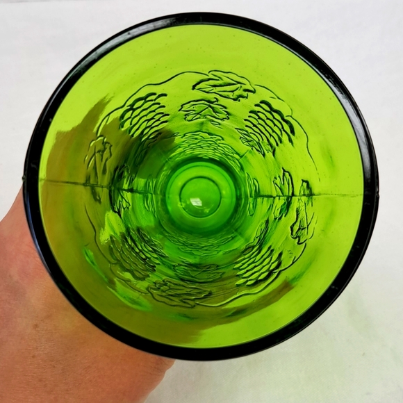 Vintage Indiana Glass harvest grapevine green pressed glass 7.5” vase - Picture 2 of 5